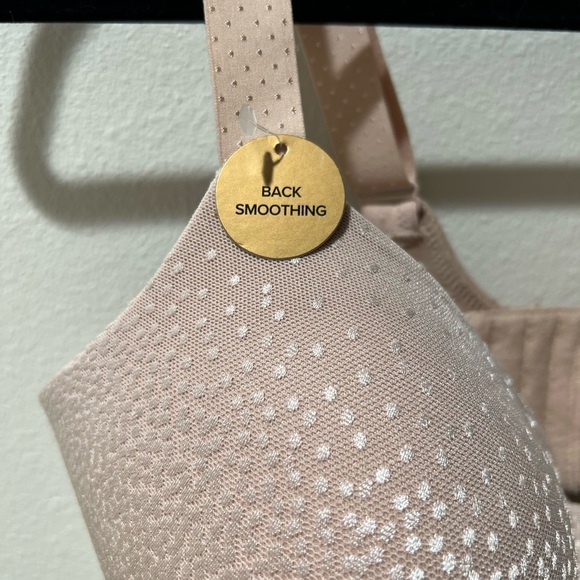 Wacoal size 38G NWT bra, full coverage, plus size, busty, back support - Picture 2 of 6
